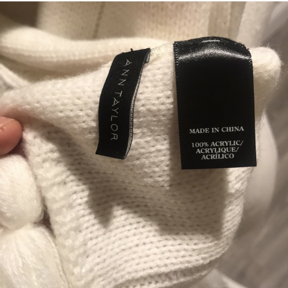 Ann Taylor Scarf 🧣 - Picture 4 of 4